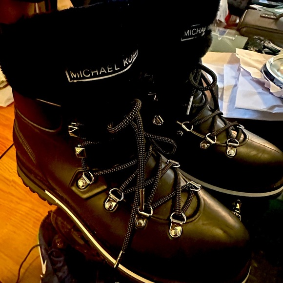 Michael Kors rain boots - Picture 2 of 10